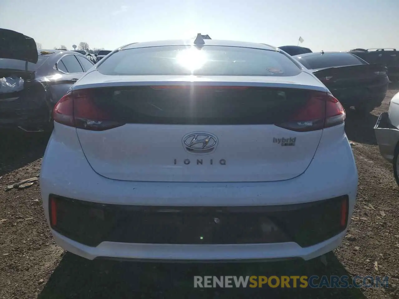 6 Photograph of a damaged car KMHC65LC0KU160188 HYUNDAI IONIQ 2019