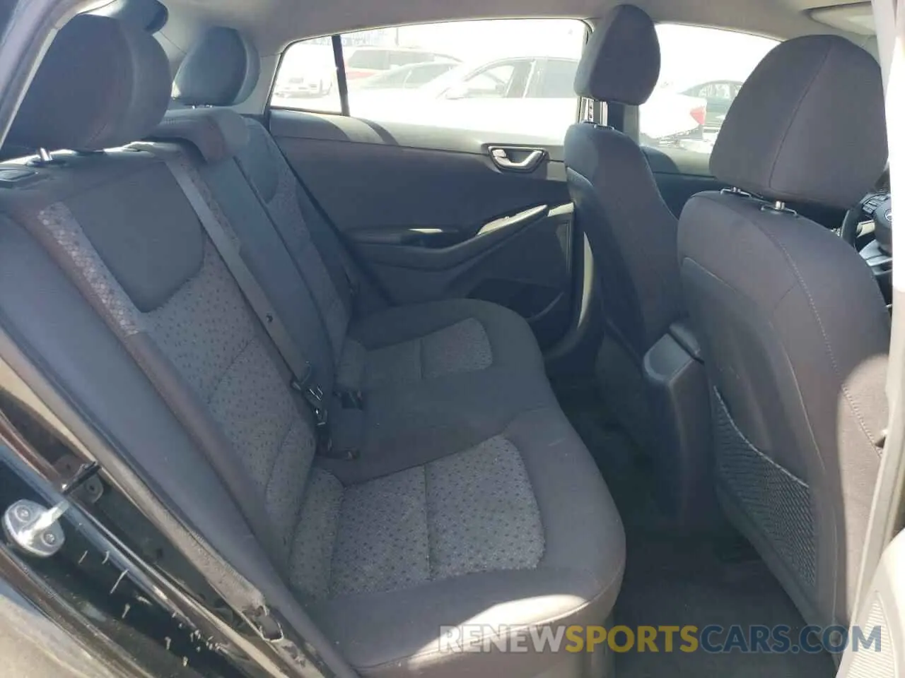 10 Фотография поврежденного автомобиля KMHC65LC2KU174349 HYUNDAI IONIQ 2019