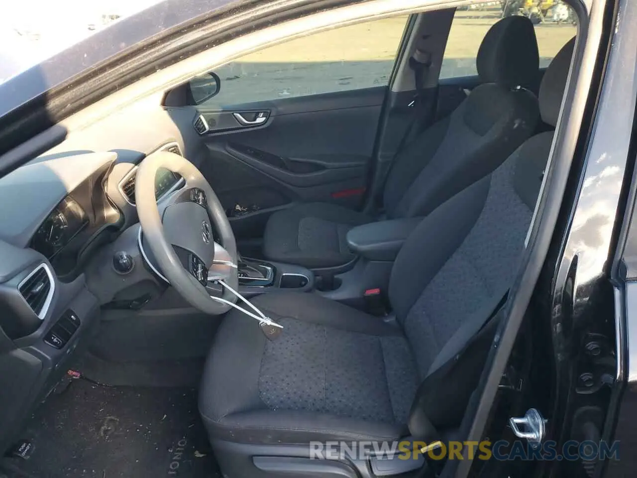 7 Photograph of a damaged car KMHC65LC2KU178756 HYUNDAI IONIQ 2019