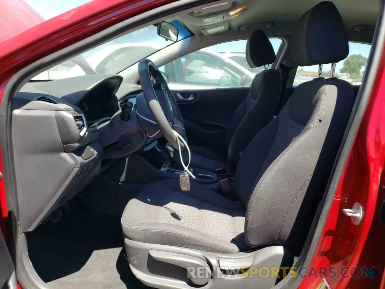 7 Фотография поврежденного автомобиля KMHC65LC2KU179938 HYUNDAI IONIQ 2019