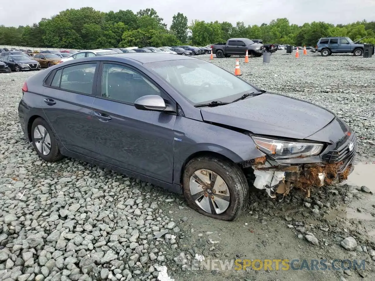 4 Photograph of a damaged car KMHC65LC3KU133177 HYUNDAI IONIQ 2019