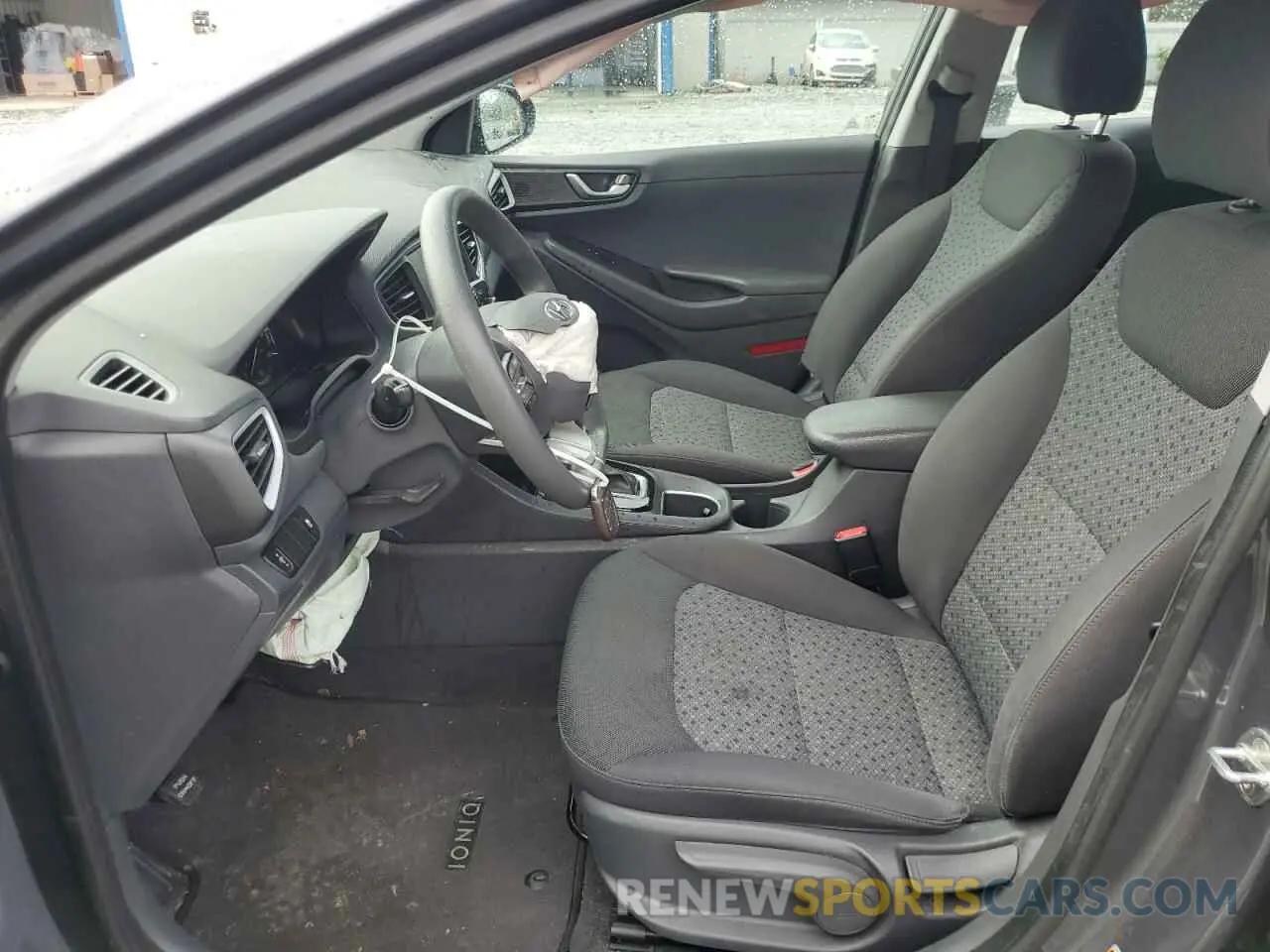 7 Photograph of a damaged car KMHC65LC3KU133177 HYUNDAI IONIQ 2019