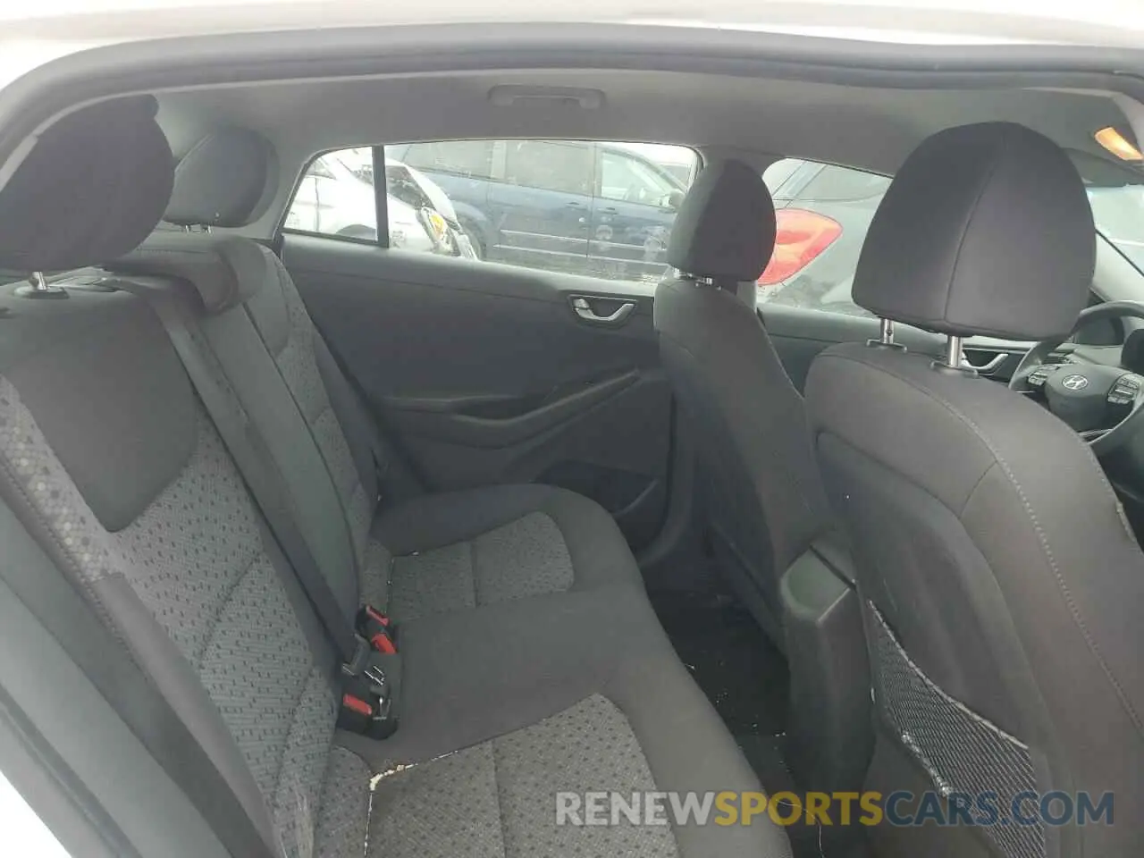 10 Photograph of a damaged car KMHC65LC8KU110221 HYUNDAI IONIQ 2019