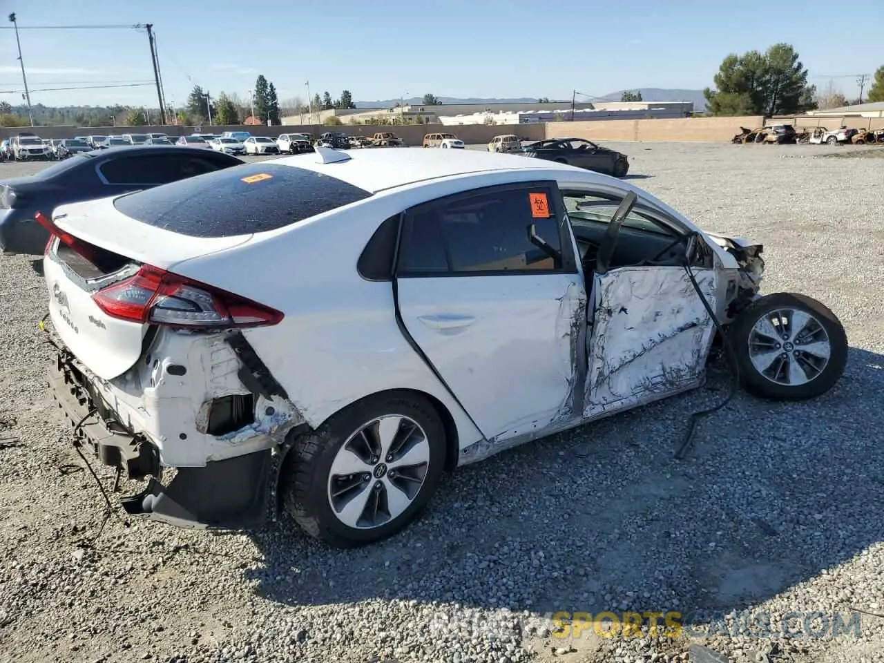3 Фотография поврежденного автомобиля KMHC65LD4KU105591 HYUNDAI IONIQ 2019