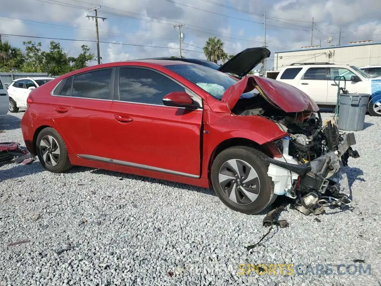 4 Photograph of a damaged car KMHC75LC1KU105732 HYUNDAI IONIQ 2019