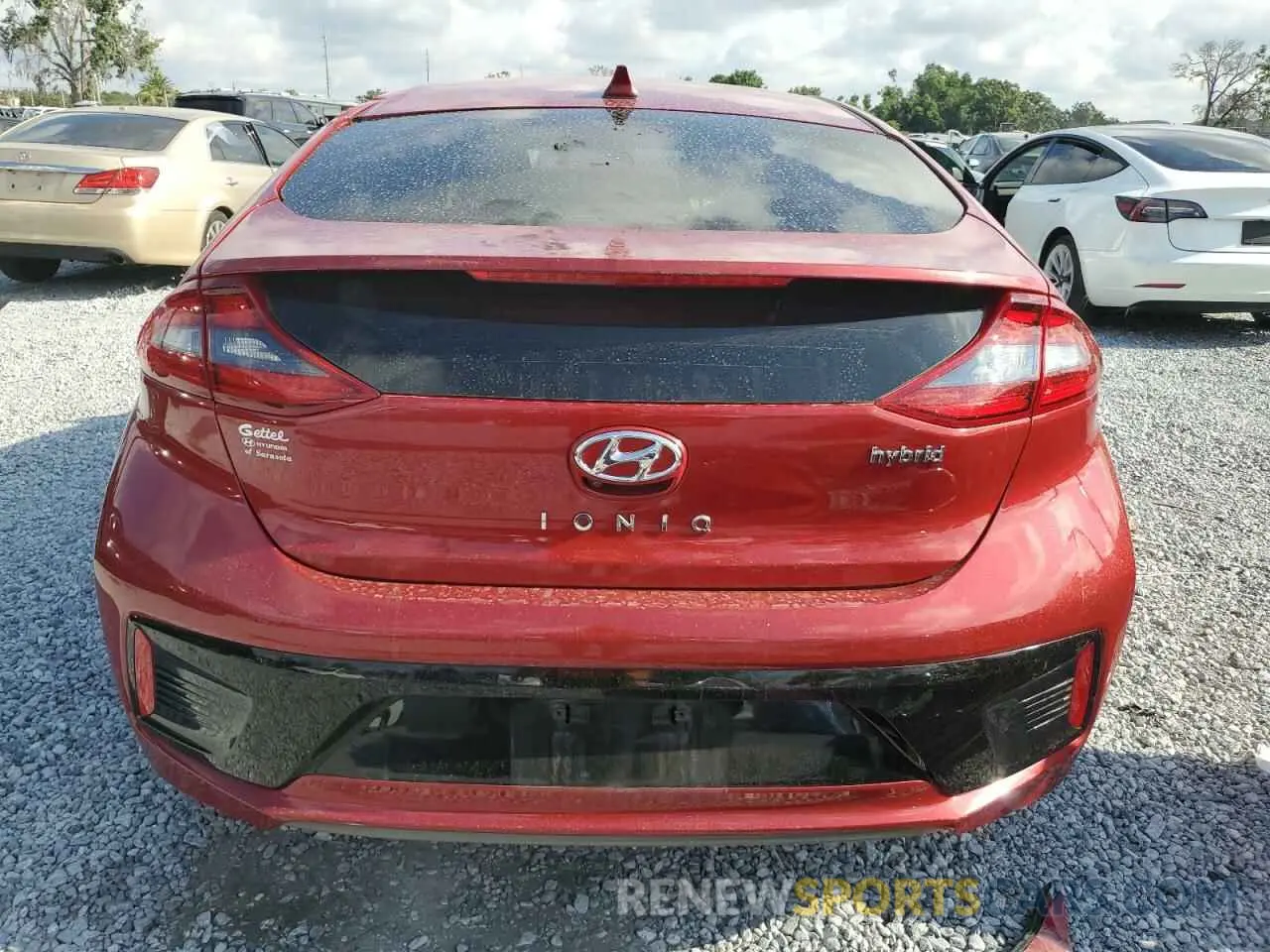6 Photograph of a damaged car KMHC75LC1KU105732 HYUNDAI IONIQ 2019