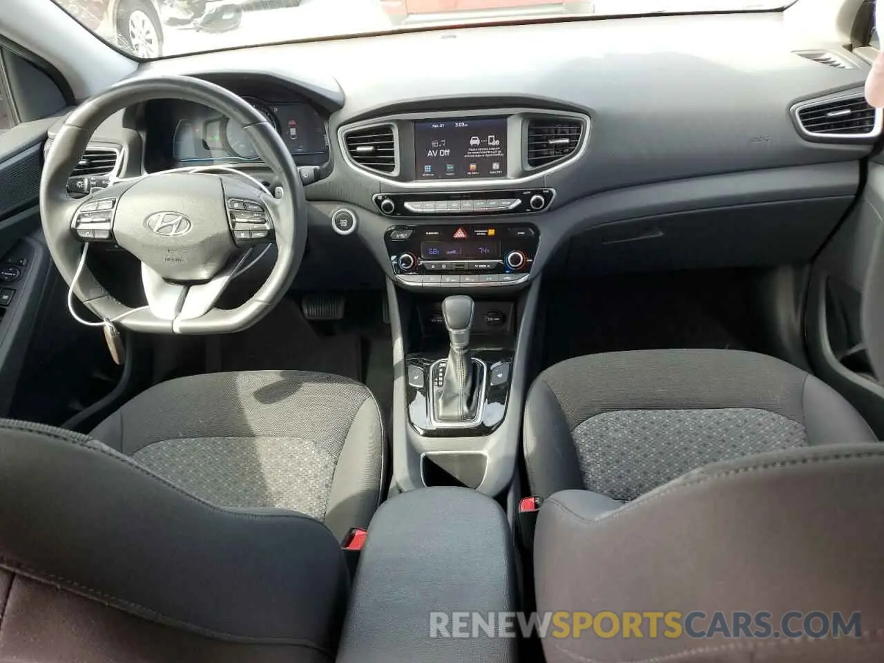 8 Фотография поврежденного автомобиля KMHC75LC2KU126332 HYUNDAI IONIQ 2019