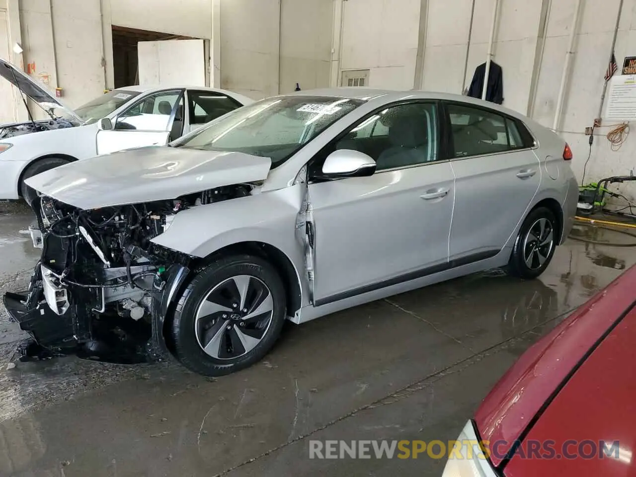 1 Фотография поврежденного автомобиля KMHC75LC4KU119558 HYUNDAI IONIQ 2019