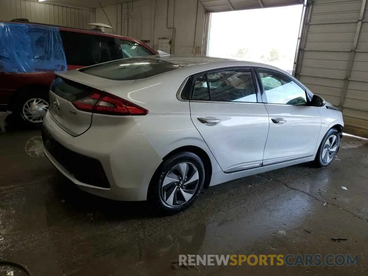 3 Фотография поврежденного автомобиля KMHC75LC4KU119558 HYUNDAI IONIQ 2019
