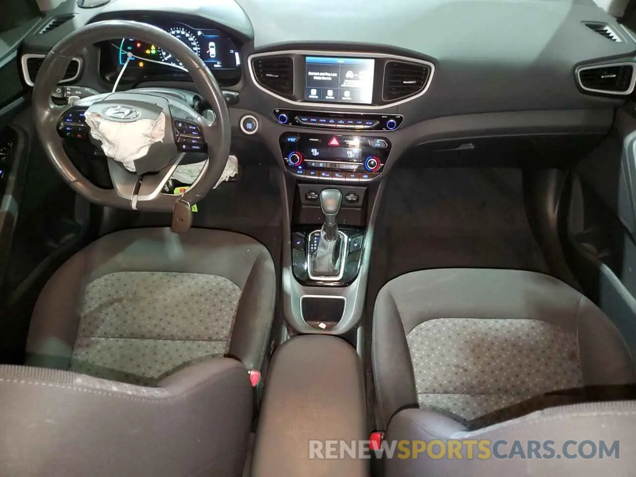 8 Photograph of a damaged car KMHC75LC5KU154075 HYUNDAI IONIQ 2019