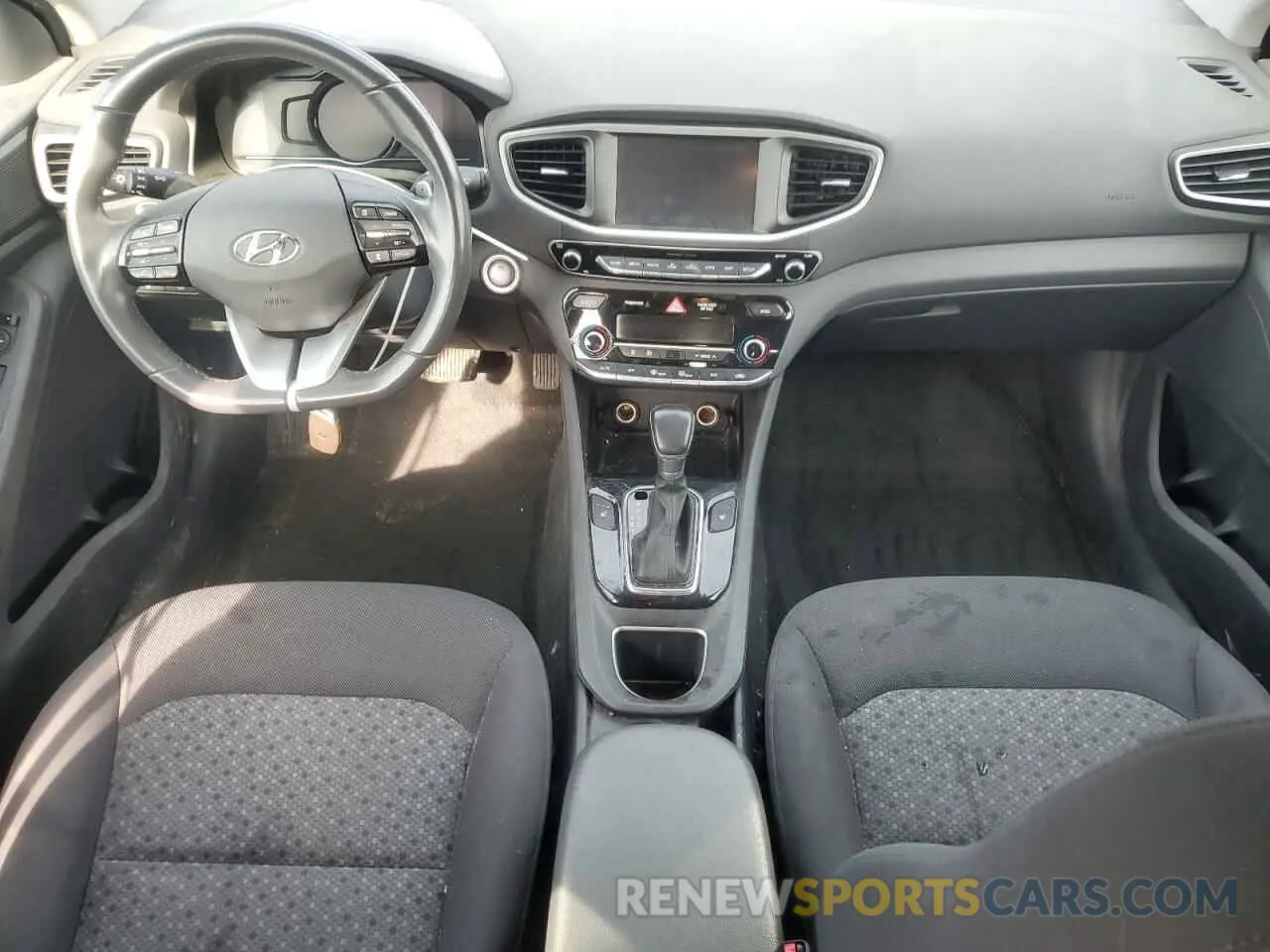 8 Photograph of a damaged car KMHC75LC6KU119044 HYUNDAI IONIQ 2019