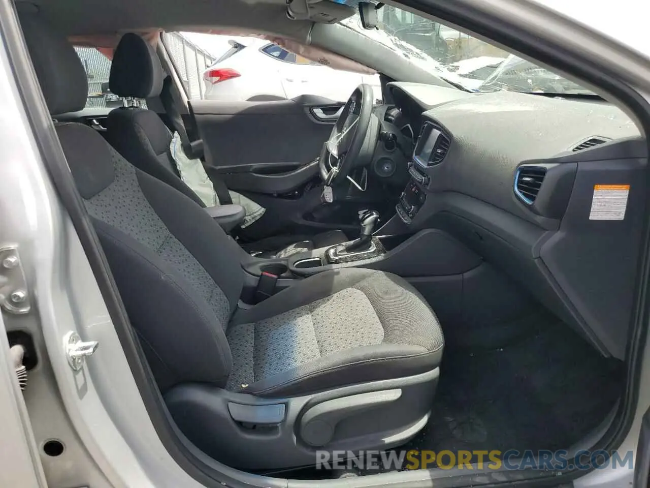 7 Фотография поврежденного автомобиля KMHC75LC9KU115103 HYUNDAI IONIQ 2019