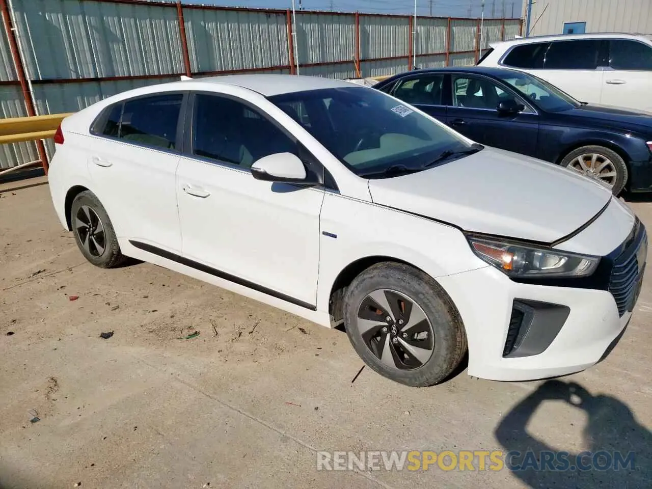 4 Photograph of a damaged car KMHC75LCXKU112520 HYUNDAI IONIQ 2019