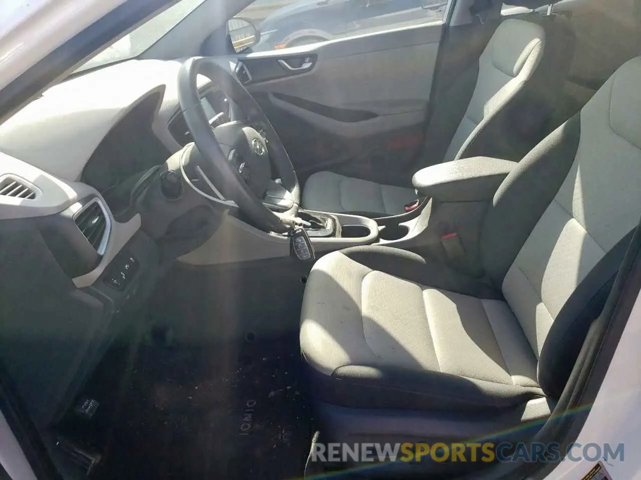 7 Photograph of a damaged car KMHC75LCXKU112520 HYUNDAI IONIQ 2019