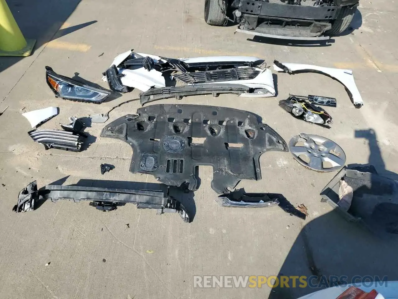12 Photograph of a damaged car KMHC75LCXKU134128 HYUNDAI IONIQ 2019