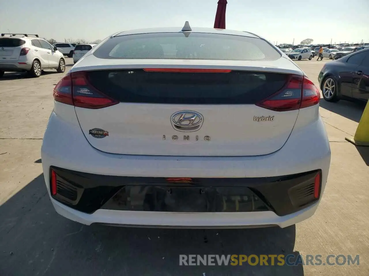 6 Photograph of a damaged car KMHC75LCXKU134128 HYUNDAI IONIQ 2019