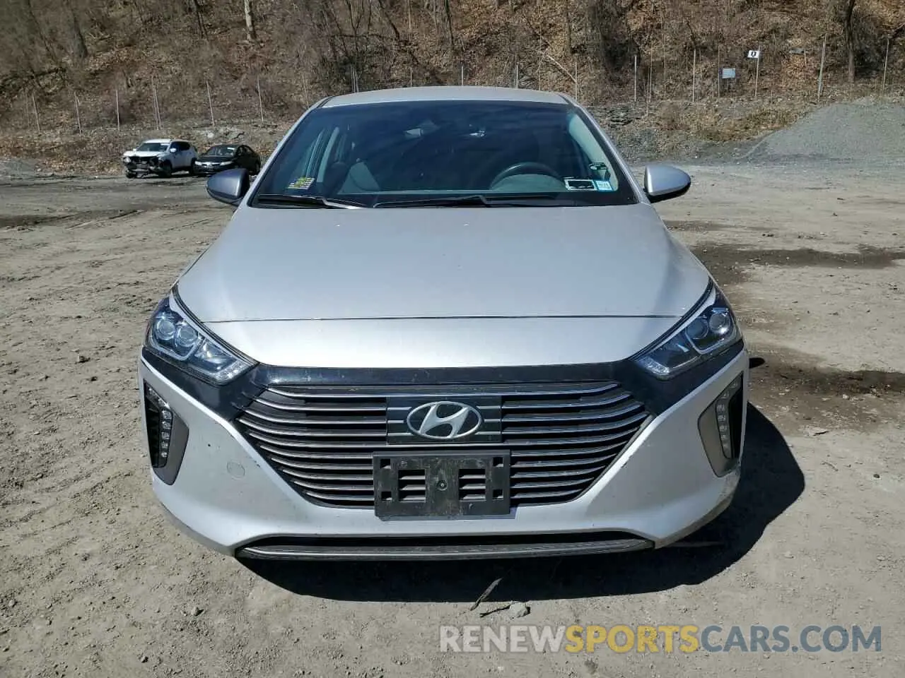5 Photograph of a damaged car KMHC75LD7KU159934 HYUNDAI IONIQ 2019