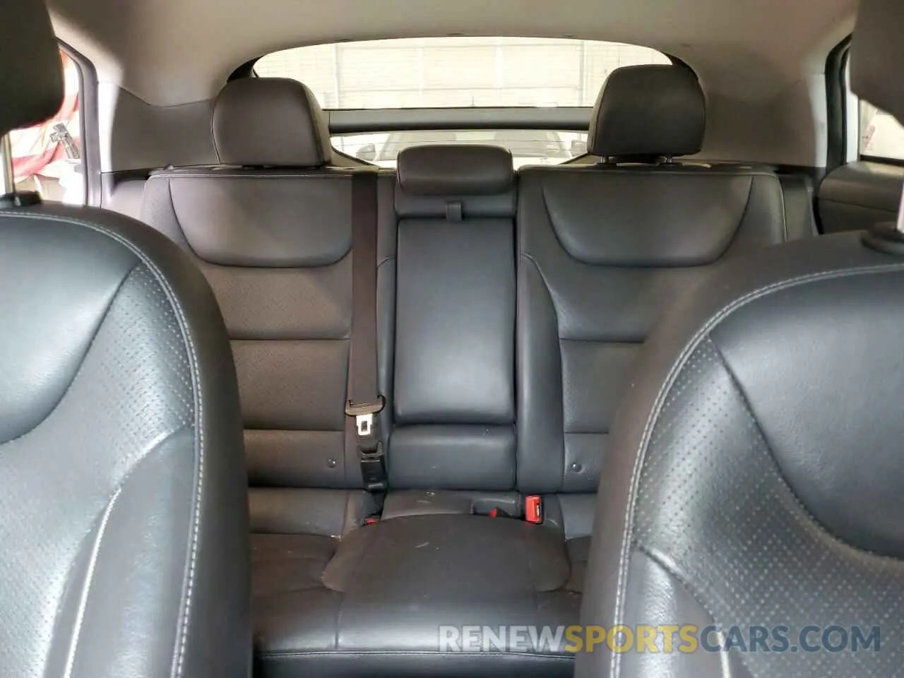 10 Photograph of a damaged car KMHC85LC6KU115539 HYUNDAI IONIQ 2019