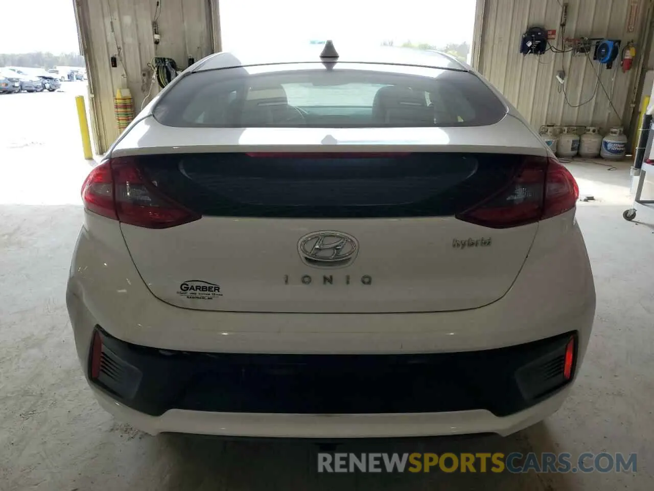 6 Photograph of a damaged car KMHC85LC6KU115539 HYUNDAI IONIQ 2019