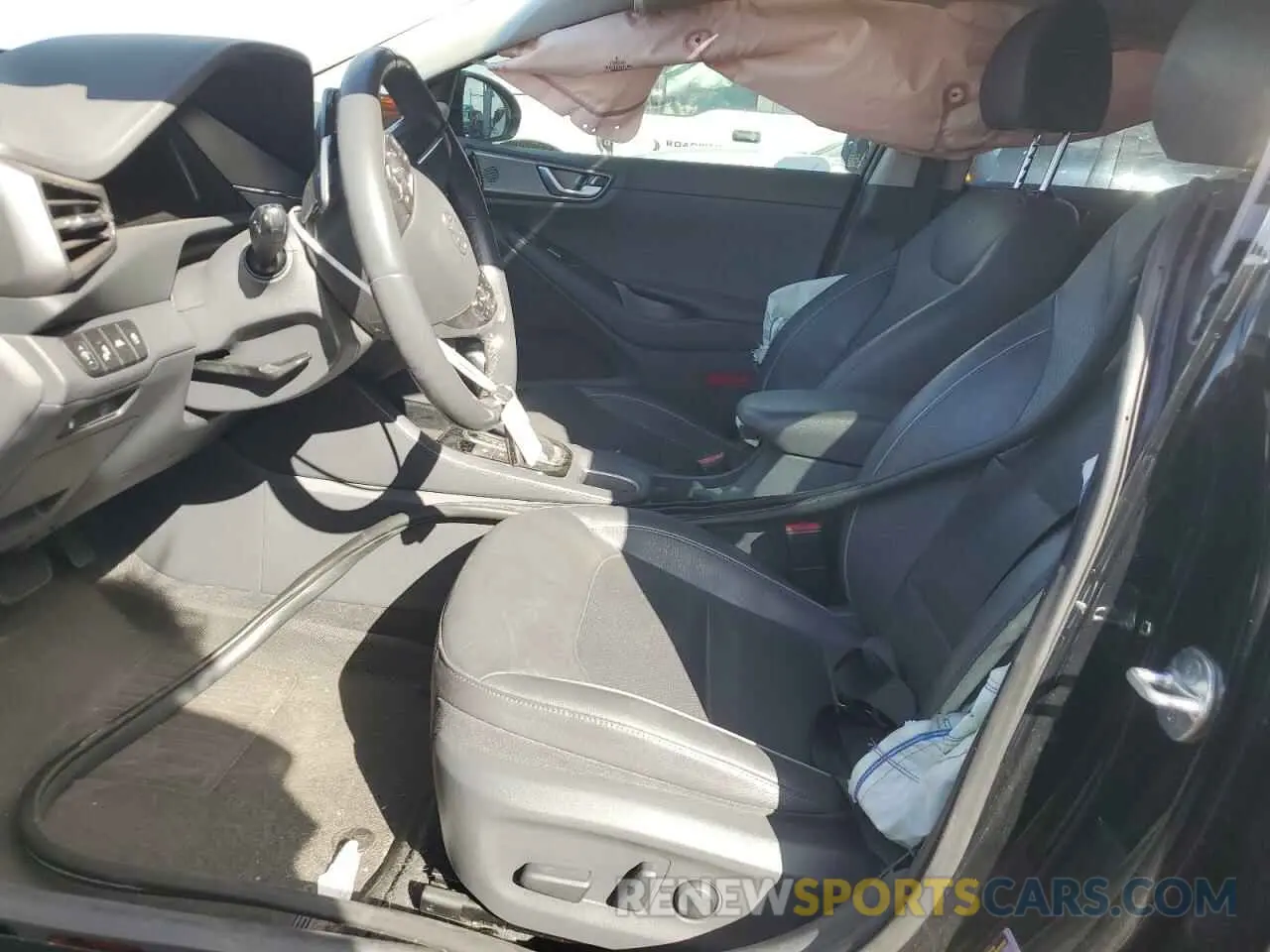 7 Photograph of a damaged car KMHC05LC2LU240451 HYUNDAI IONIQ 2020