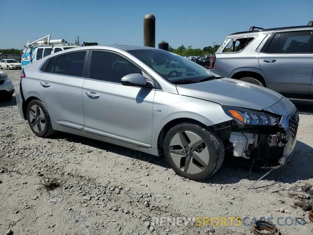 4 Photograph of a damaged car KMHC05LC3LU209838 HYUNDAI IONIQ 2020