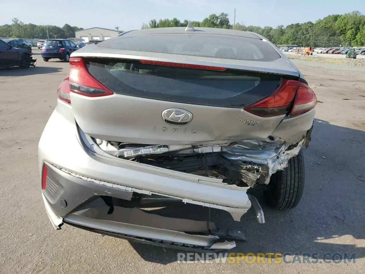 6 Photograph of a damaged car KMHC65LC0LU219743 HYUNDAI IONIQ 2020