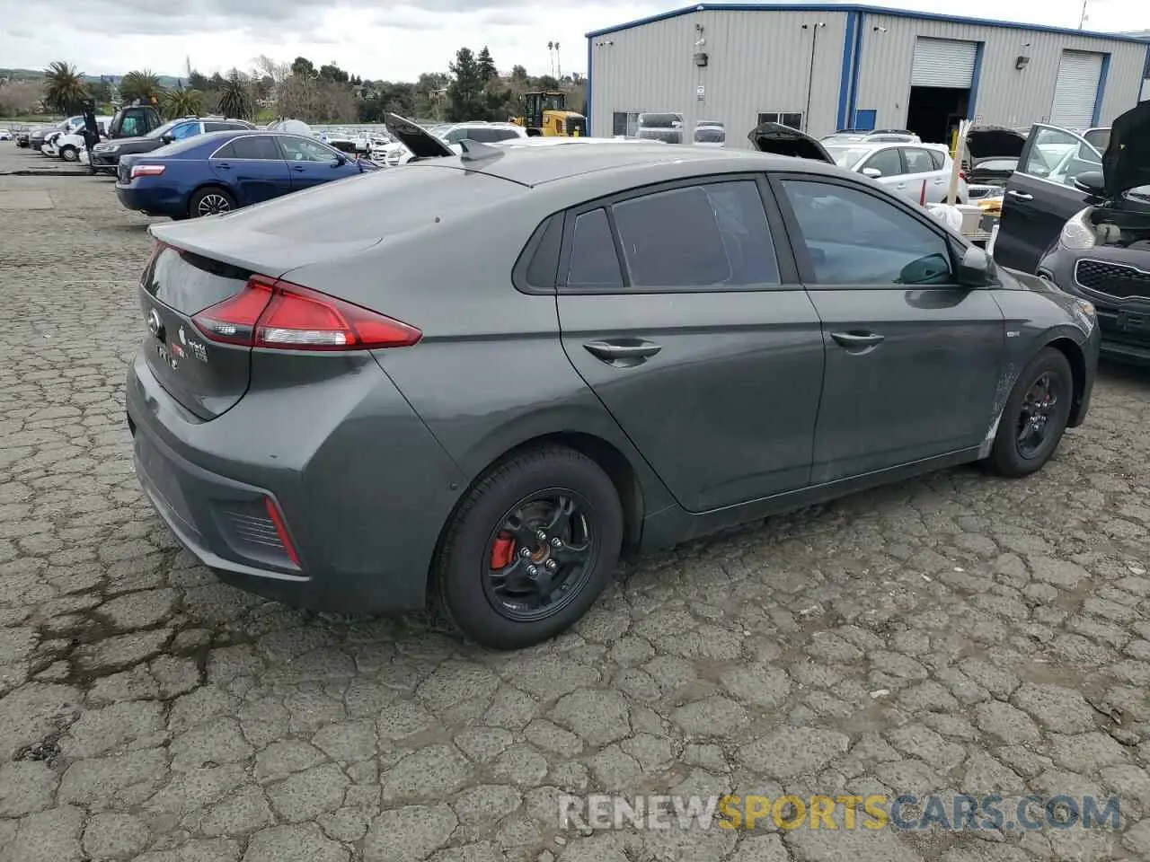 3 Photograph of a damaged car KMHC65LC2LU226385 HYUNDAI IONIQ 2020