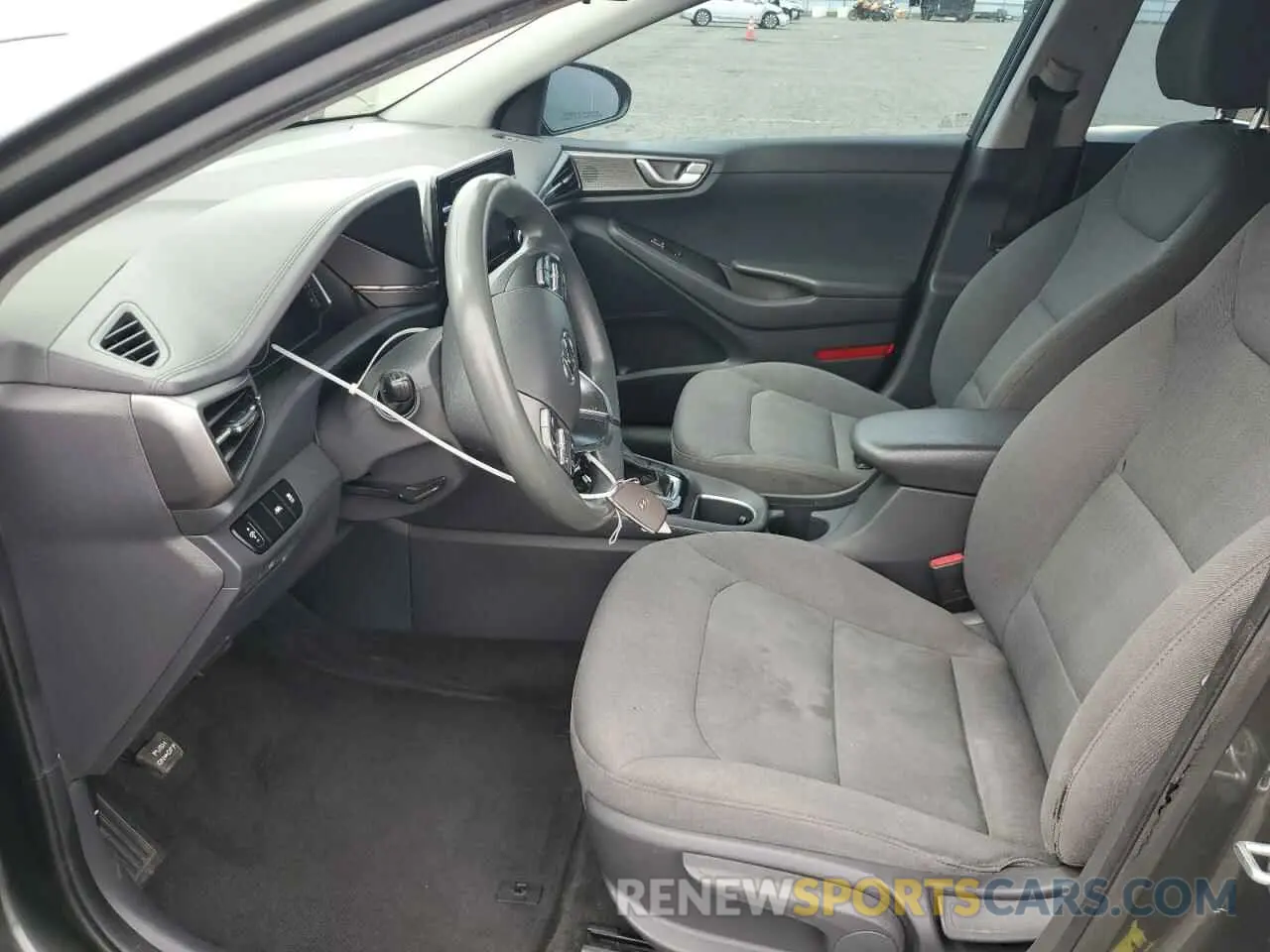 7 Photograph of a damaged car KMHC65LC2LU226385 HYUNDAI IONIQ 2020
