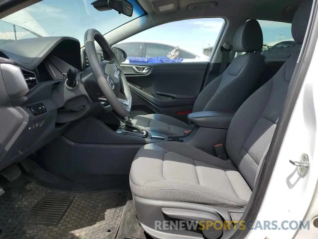 7 Photograph of a damaged car KMHC65LCXLU186394 HYUNDAI IONIQ 2020