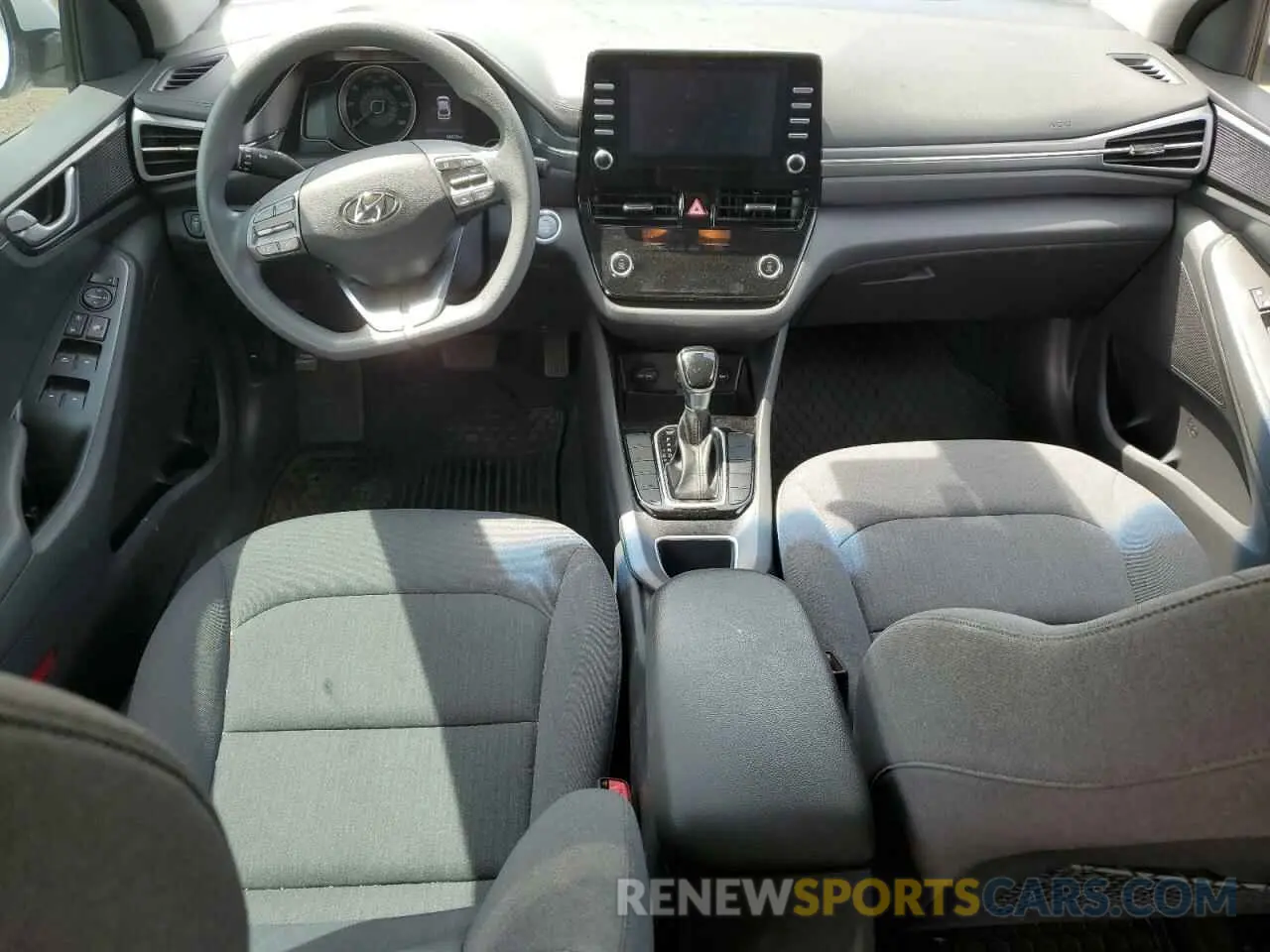 8 Photograph of a damaged car KMHC65LCXLU186394 HYUNDAI IONIQ 2020
