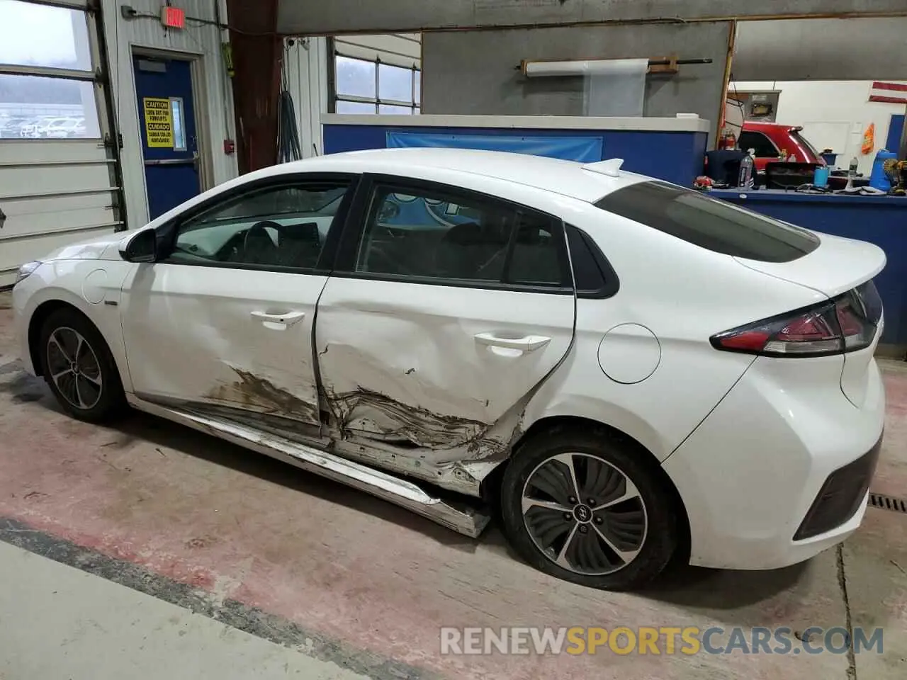 2 Фотография поврежденного автомобиля KMHC65LD0LU237765 HYUNDAI IONIQ 2020