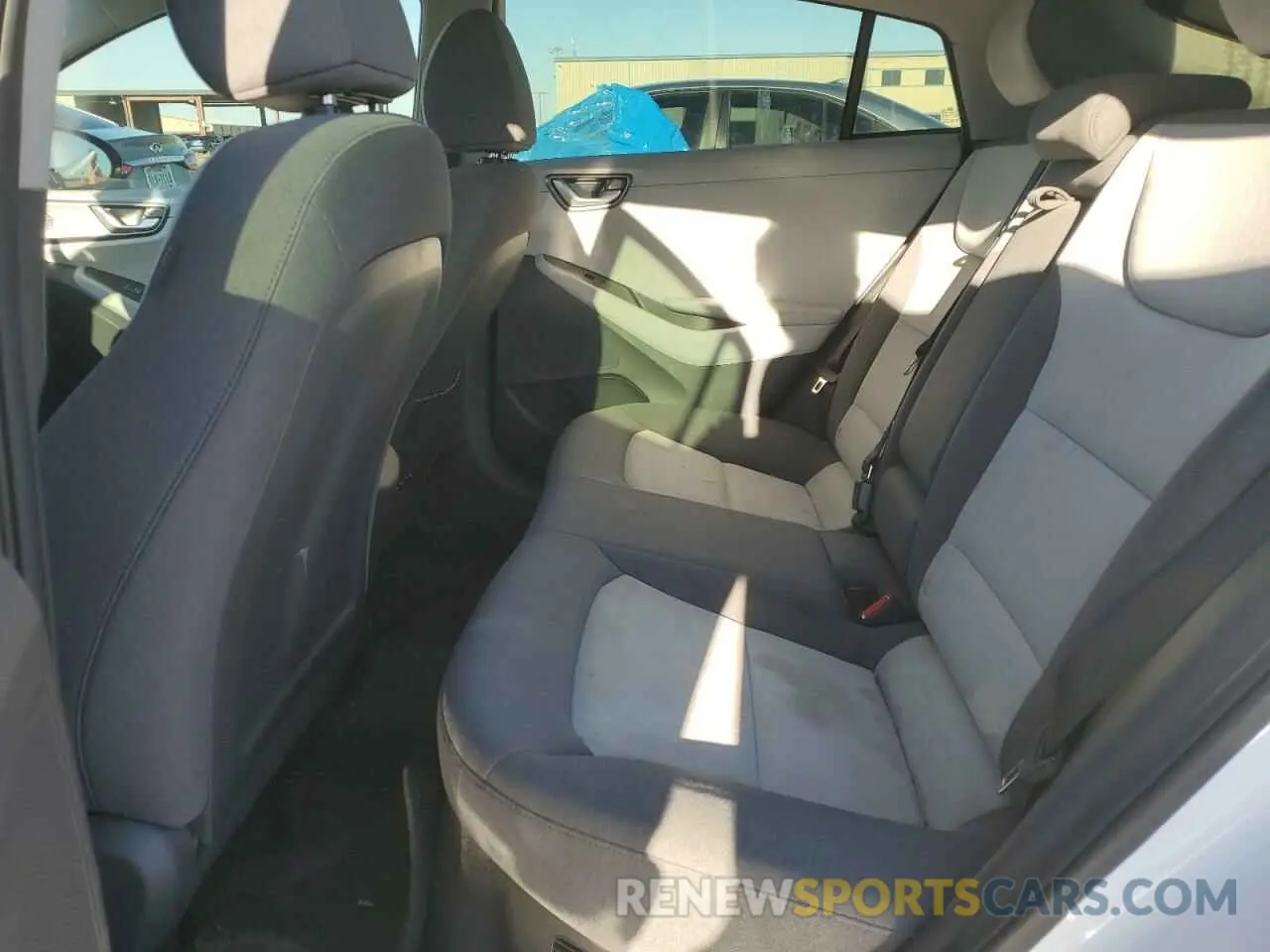 10 Photograph of a damaged car KMHC75LC4LU213389 HYUNDAI IONIQ 2020