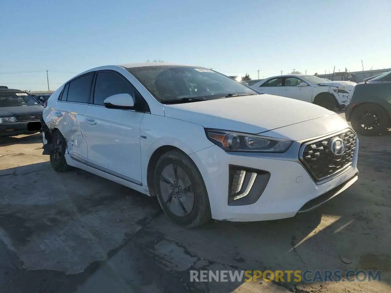 4 Photograph of a damaged car KMHC75LC4LU213389 HYUNDAI IONIQ 2020