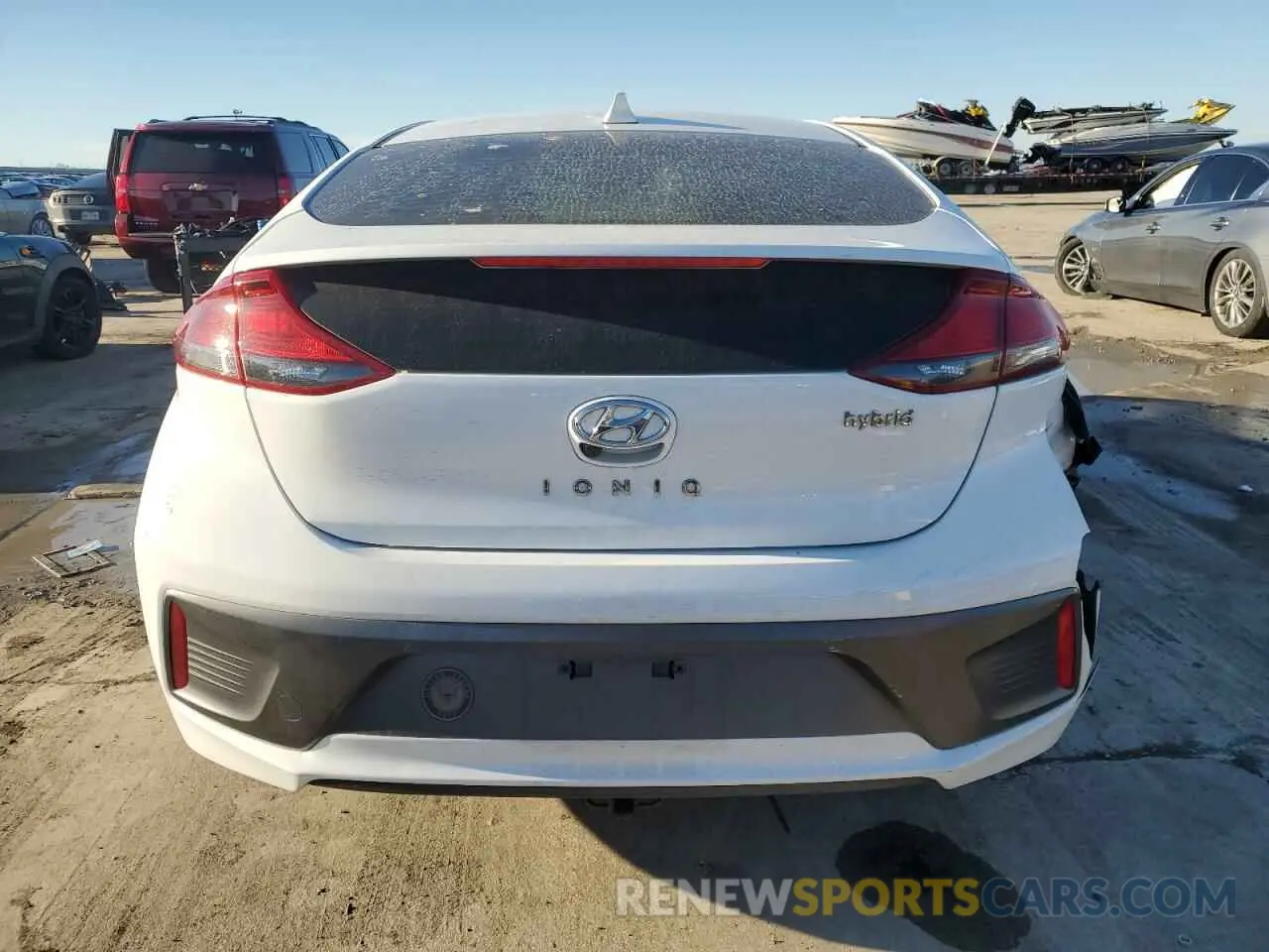 6 Photograph of a damaged car KMHC75LC4LU213389 HYUNDAI IONIQ 2020
