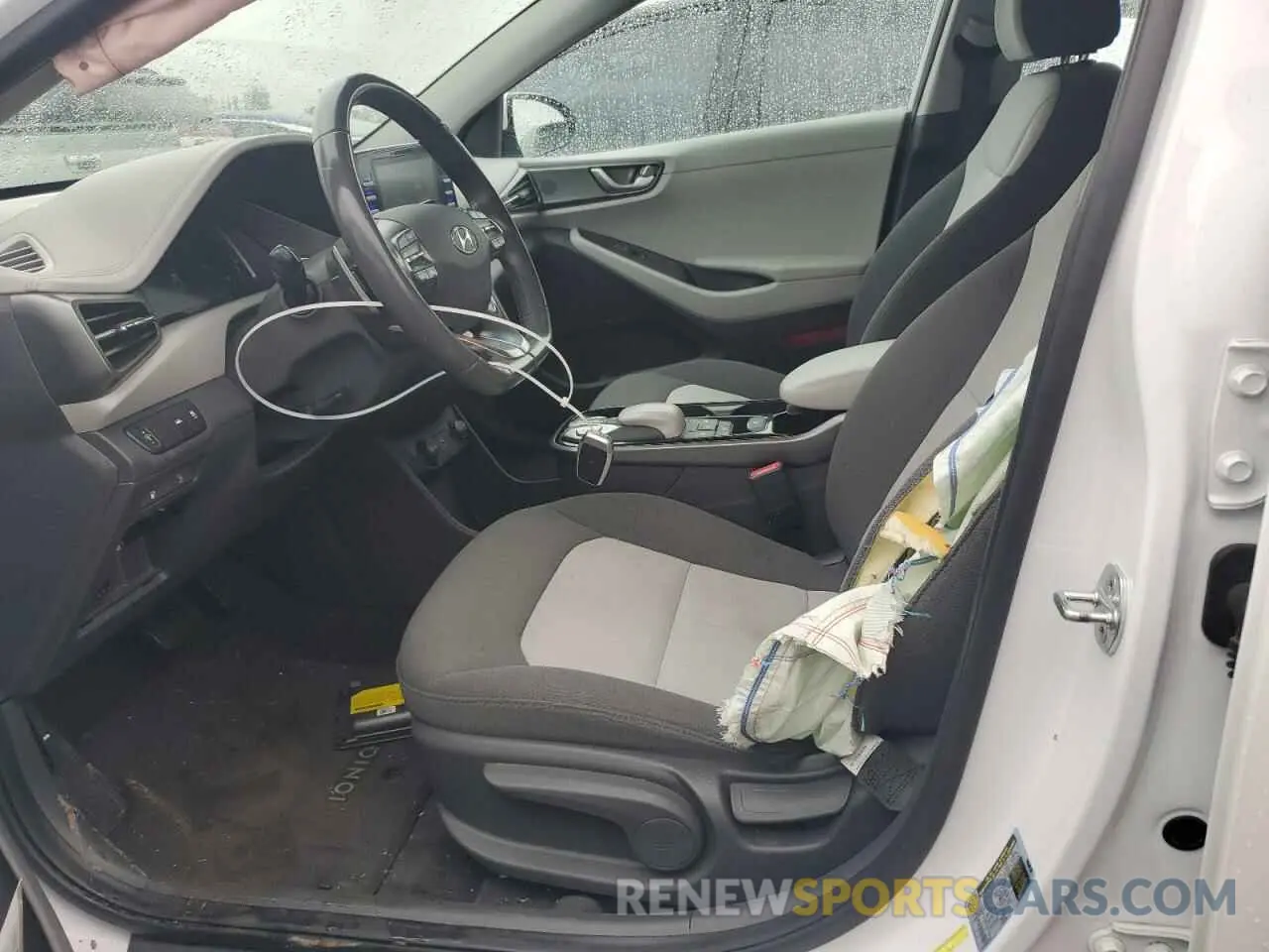 7 Photograph of a damaged car KMHC75LJ5LU060827 HYUNDAI IONIQ 2020