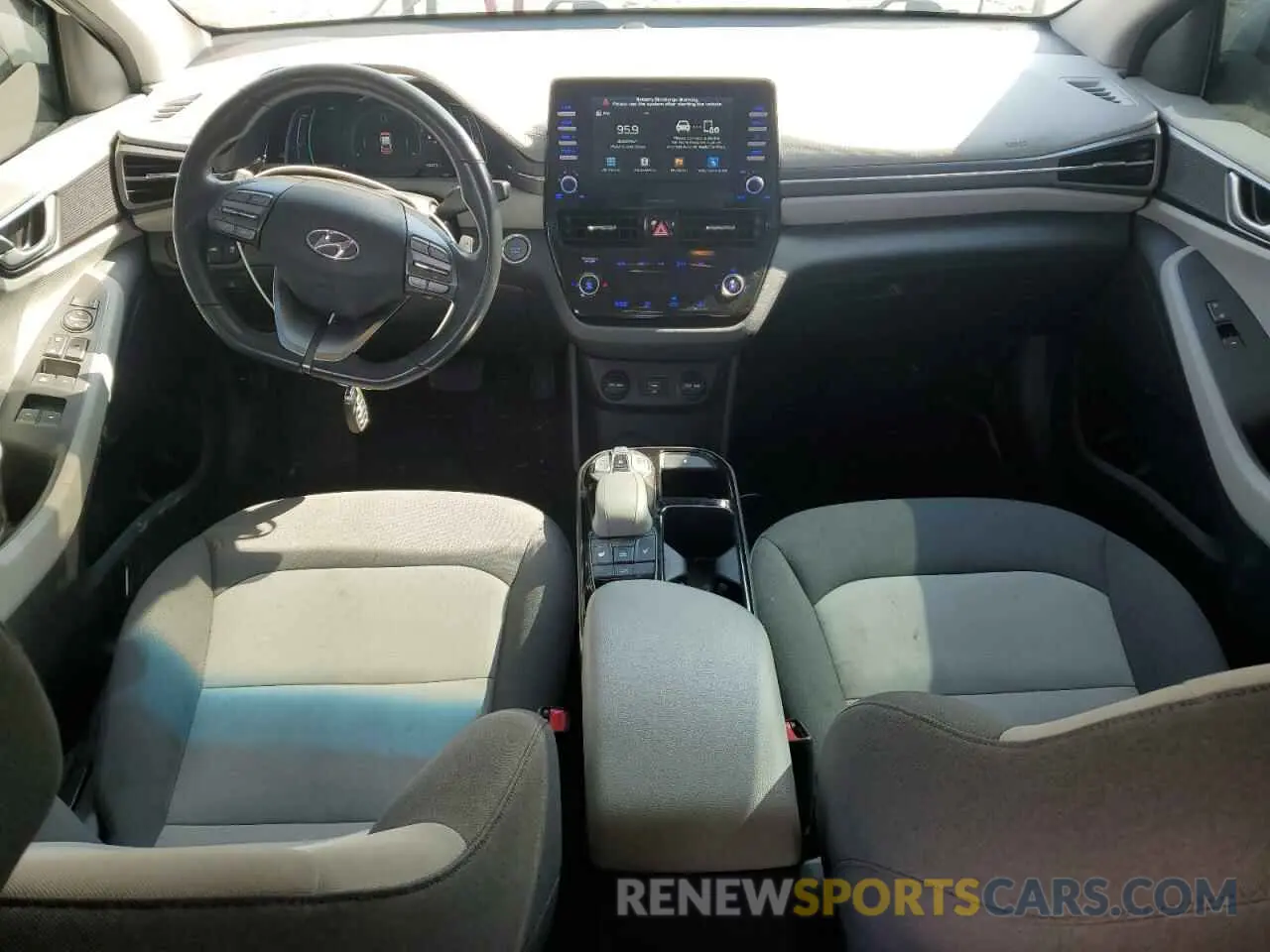 8 Фотография поврежденного автомобиля KMHC75LJ6LU071691 HYUNDAI IONIQ 2020