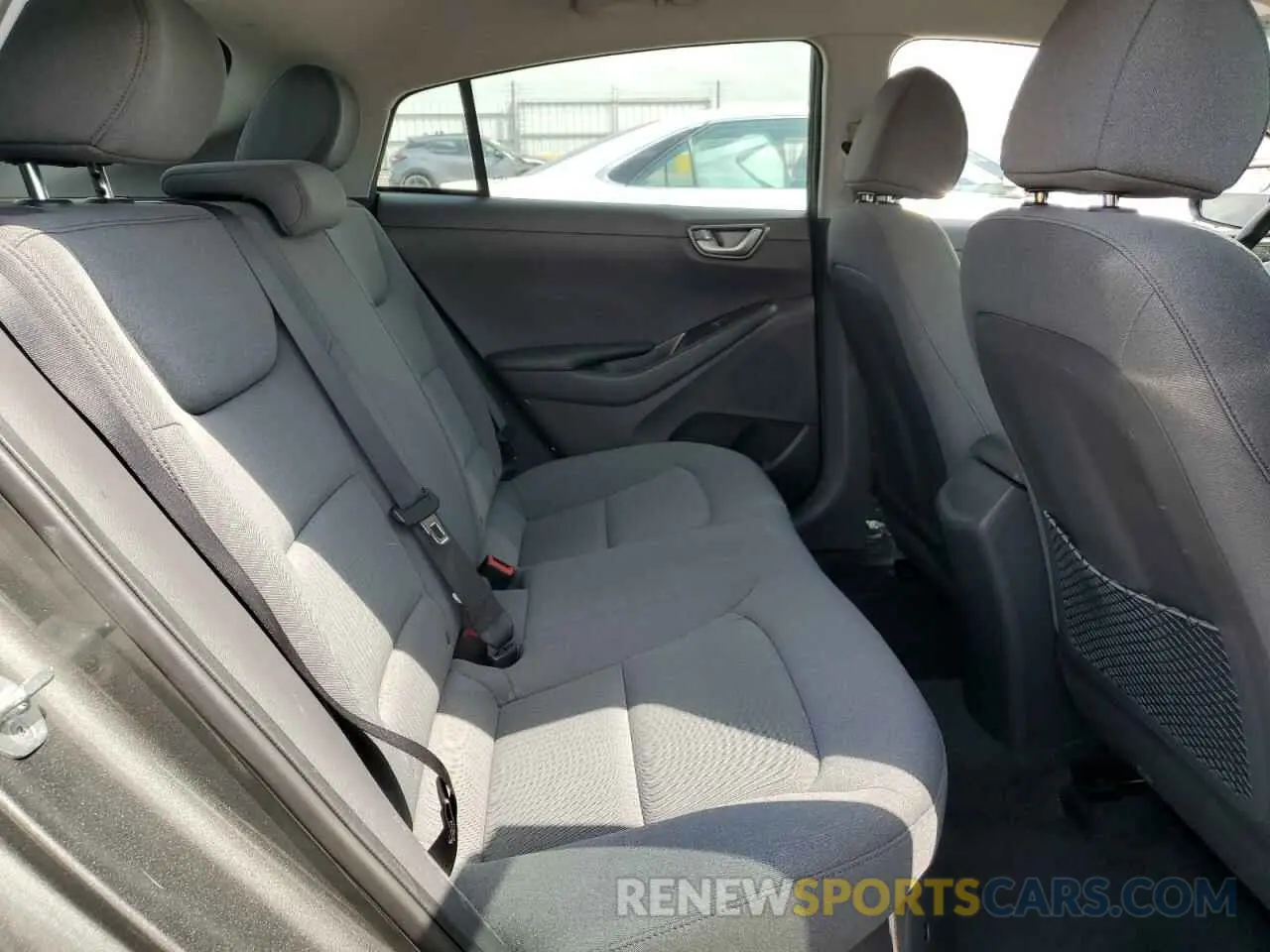 10 Фотография поврежденного автомобиля KMHC65LC4MU257445 HYUNDAI IONIQ 2021