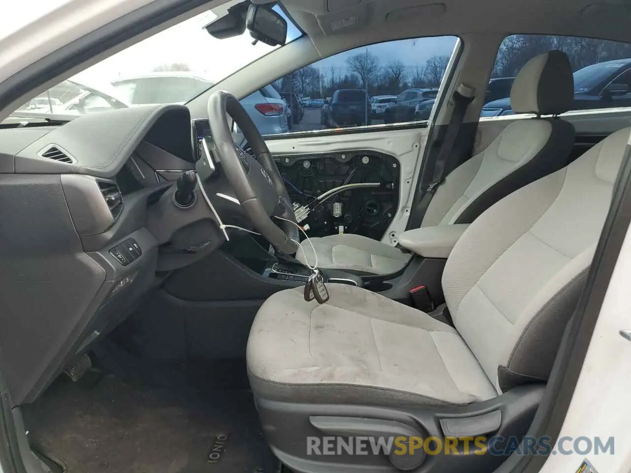 7 Фотография поврежденного автомобиля KMHC65LD5MU251484 HYUNDAI IONIQ 2021