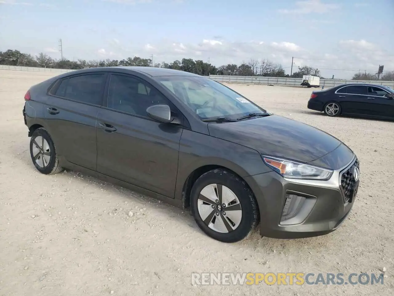 4 Photograph of a damaged car KMHC65LC5NU281318 HYUNDAI IONIQ 2022