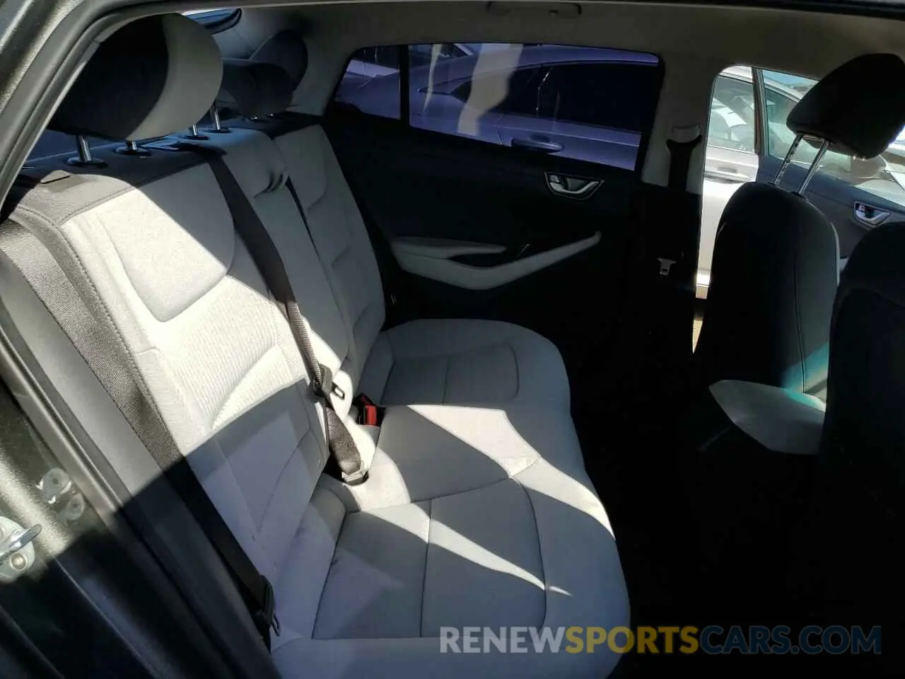 10 Photograph of a damaged car KMHC65LD1NU283074 HYUNDAI IONIQ 2022