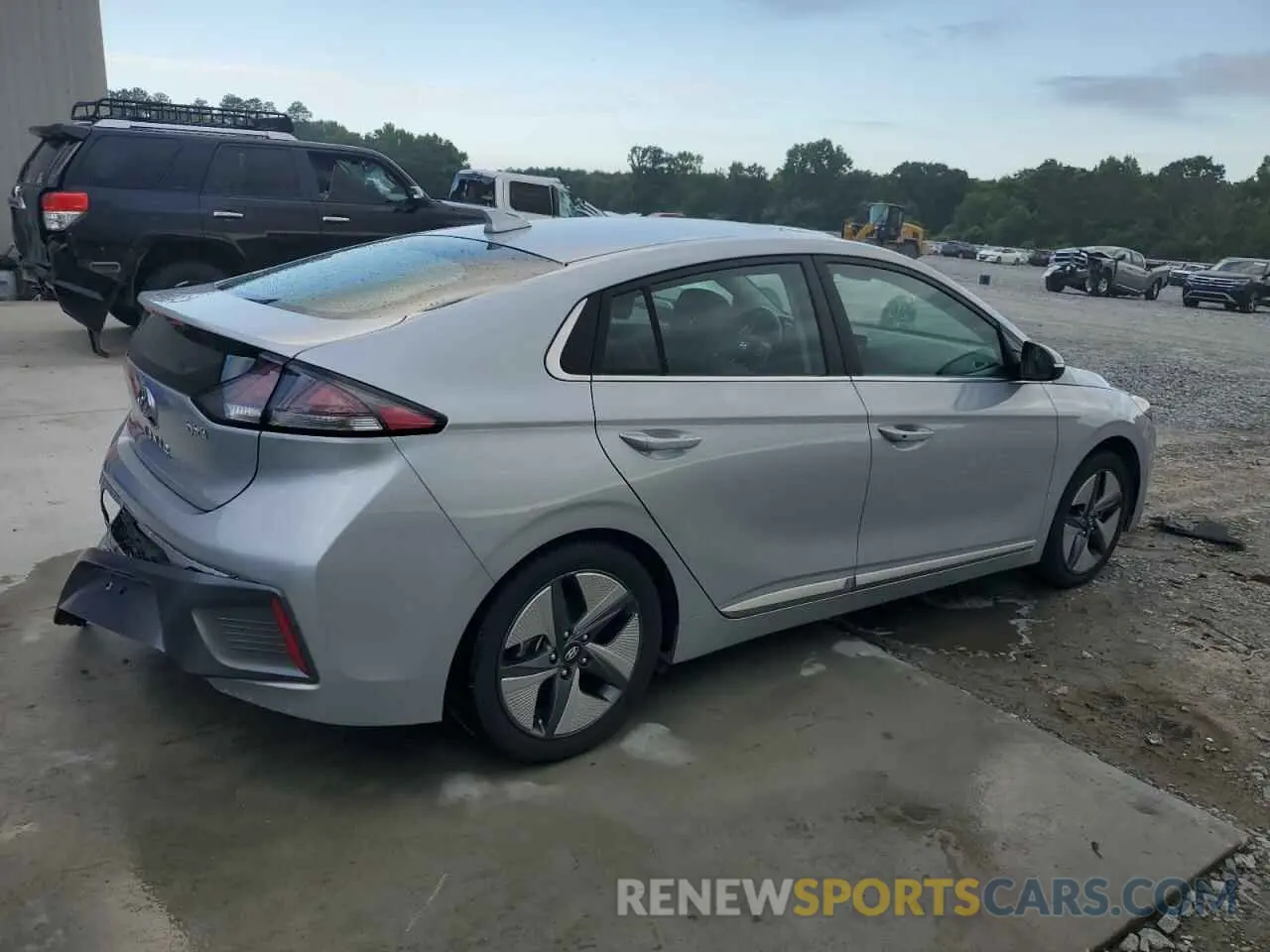 3 Photograph of a damaged car KMHC85LC5NU282852 HYUNDAI IONIQ 2022