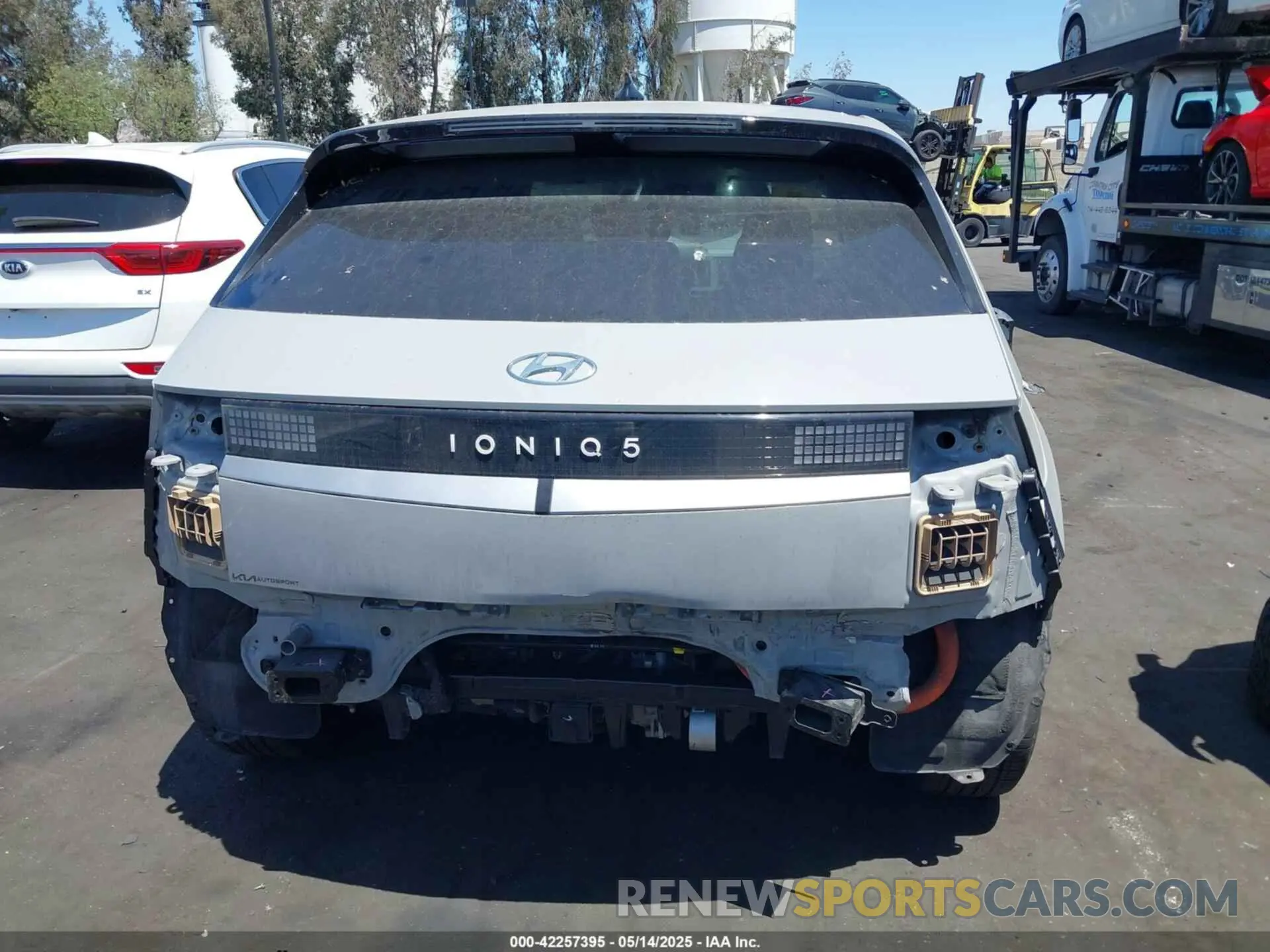 17 Photograph of a damaged car KM8KM4AE6NU055868 HYUNDAI IONIQ 5 2022