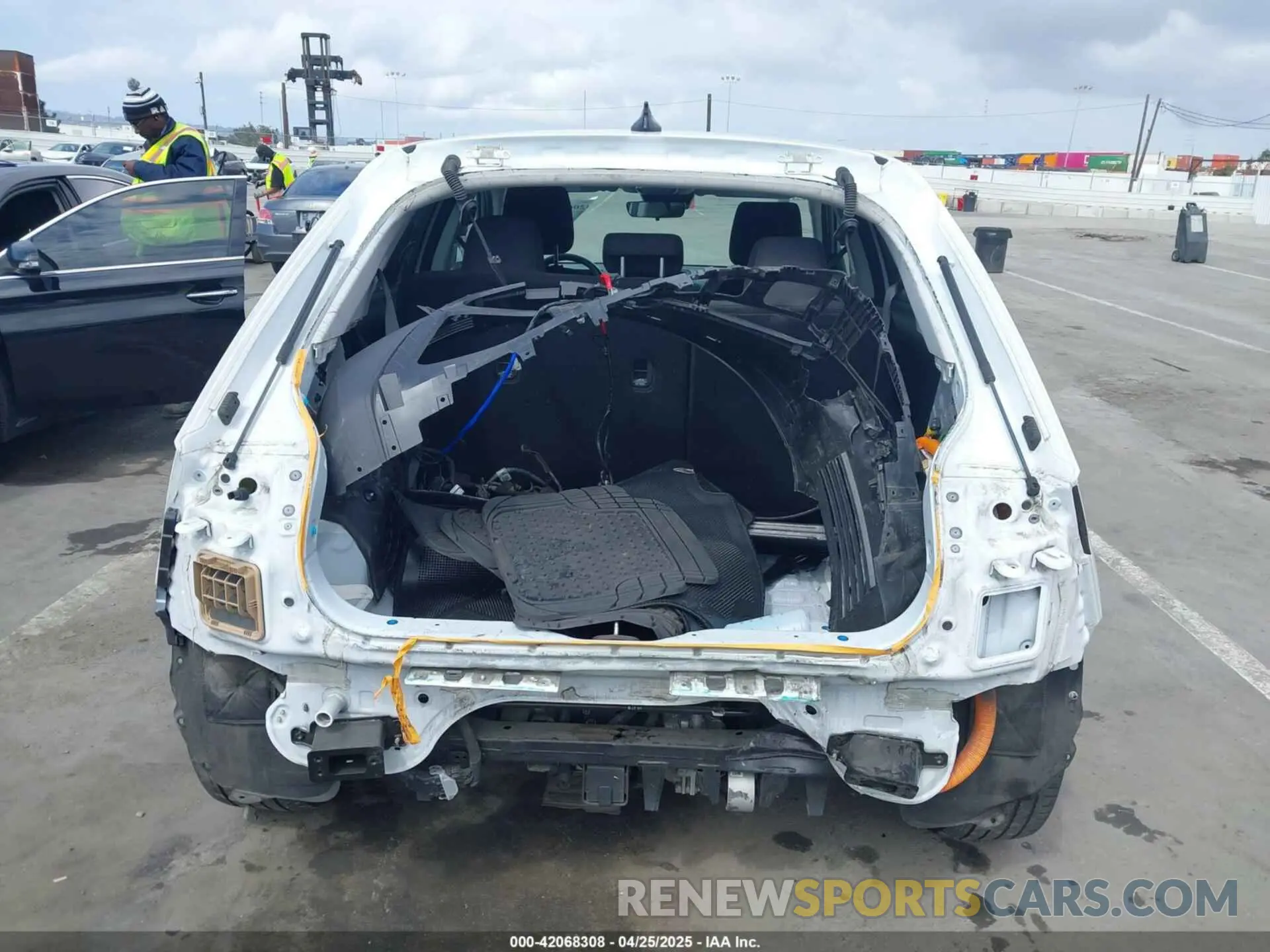 17 Photograph of a damaged car KM8KMDAF7NU050588 HYUNDAI IONIQ 5 2022