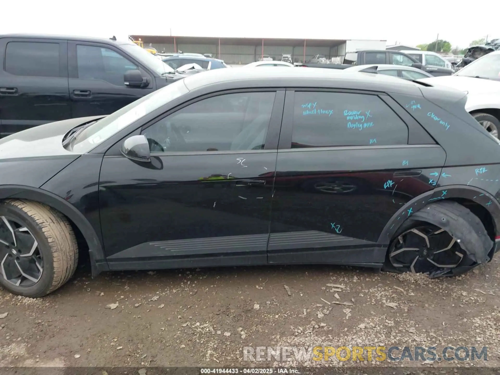 14 Photograph of a damaged car KM8KNDAF8PU230467 HYUNDAI IONIQ 5 2023