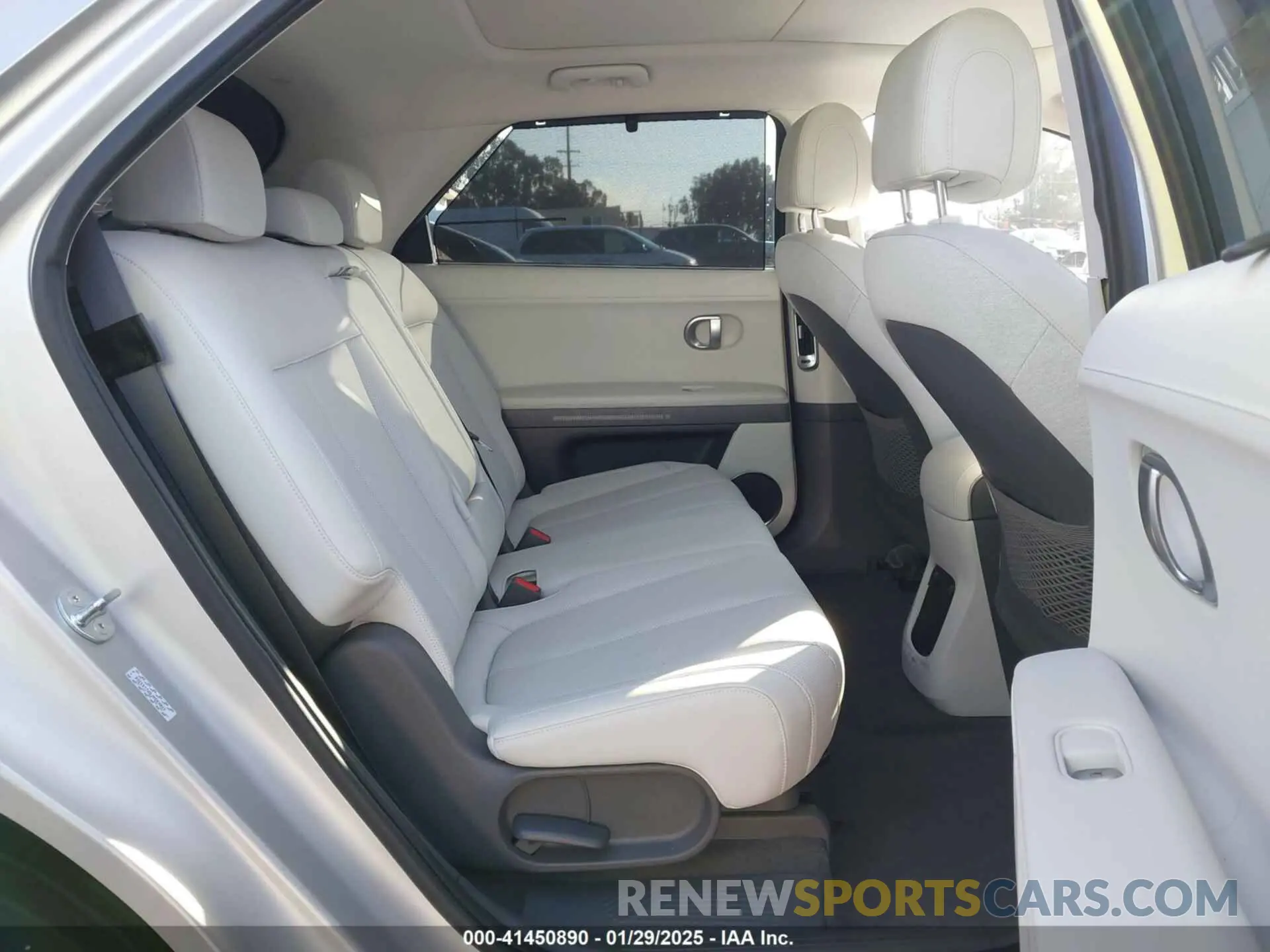 8 Фотография поврежденного автомобиля KM8KRDAF8PU193358 HYUNDAI IONIQ 5 2023