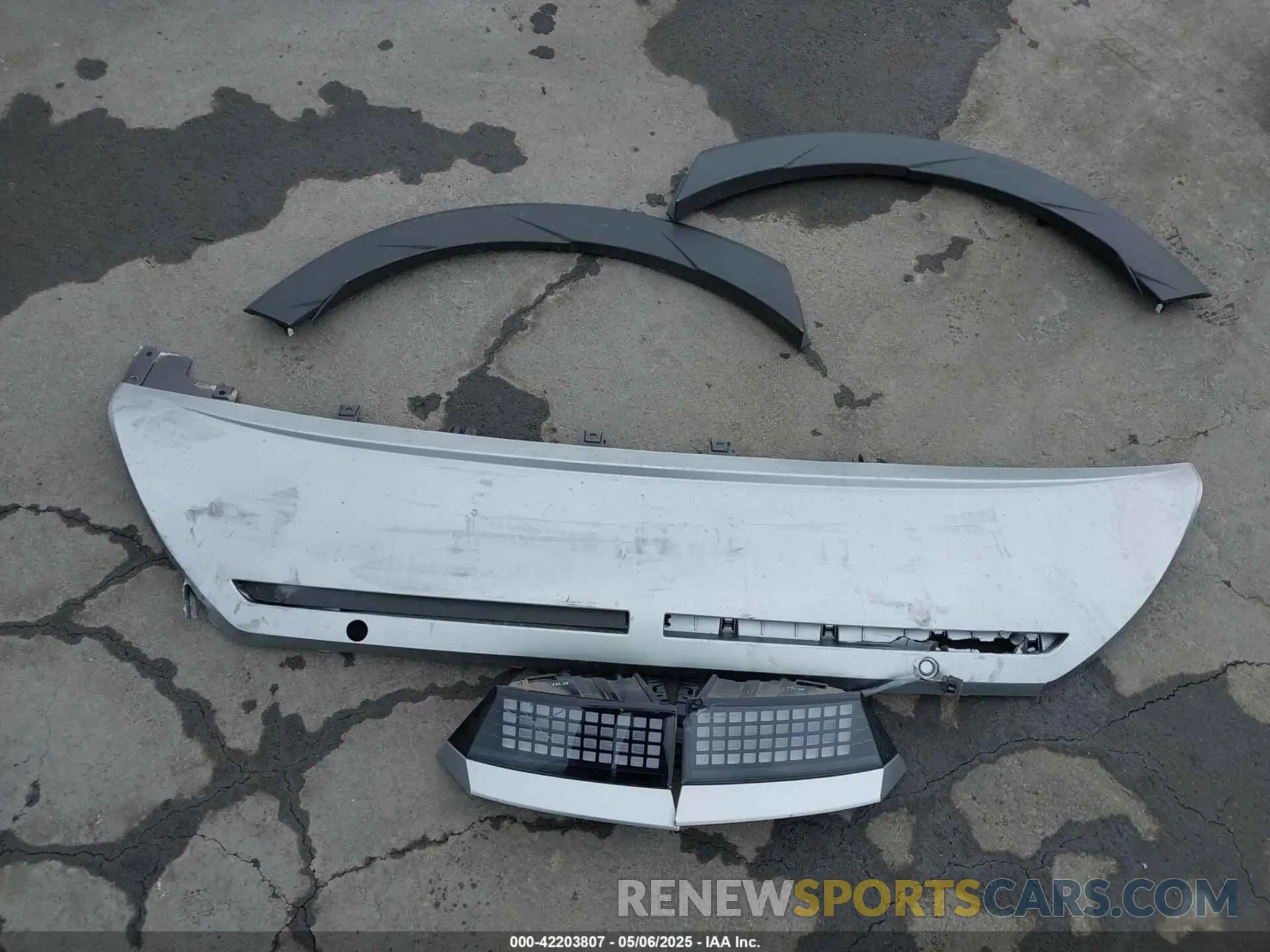 12 Photograph of a damaged car KM8KN4DE6RU295565 HYUNDAI IONIQ 5 2024