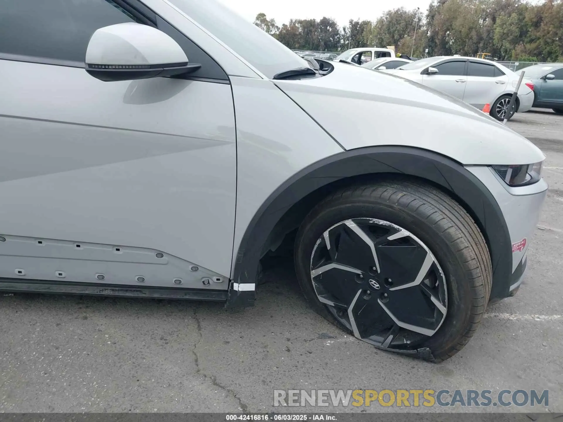 18 Photograph of a damaged car KM8KN4DEXRU271785 HYUNDAI IONIQ 5 2024
