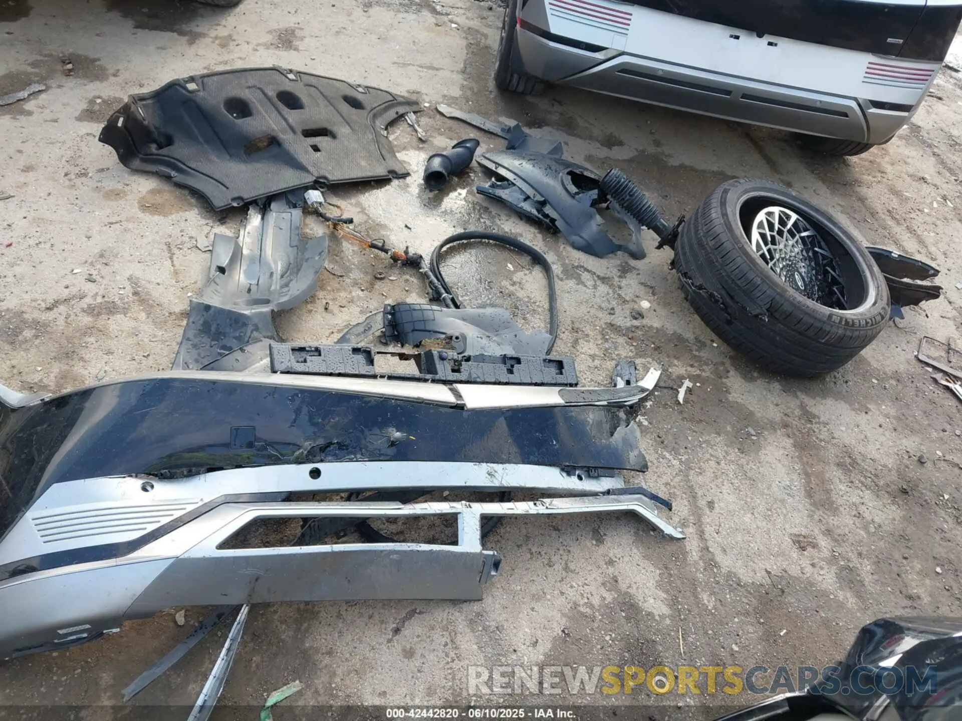 12 Photograph of a damaged car KM8KRDDF6RU236240 HYUNDAI IONIQ 5 2024