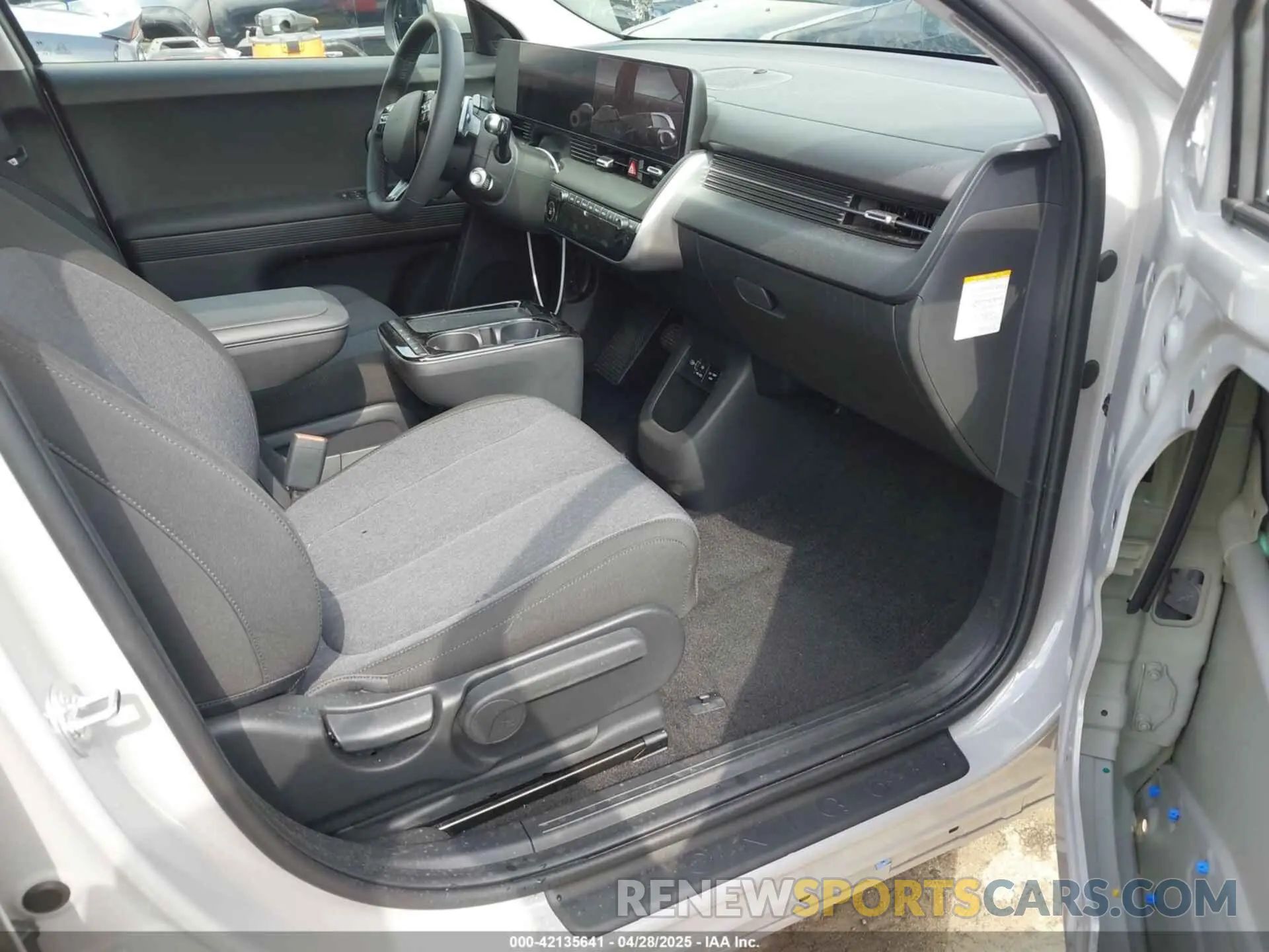 5 Photograph of a damaged car 7YAKM4DA8SY002745 HYUNDAI IONIQ 5 2025