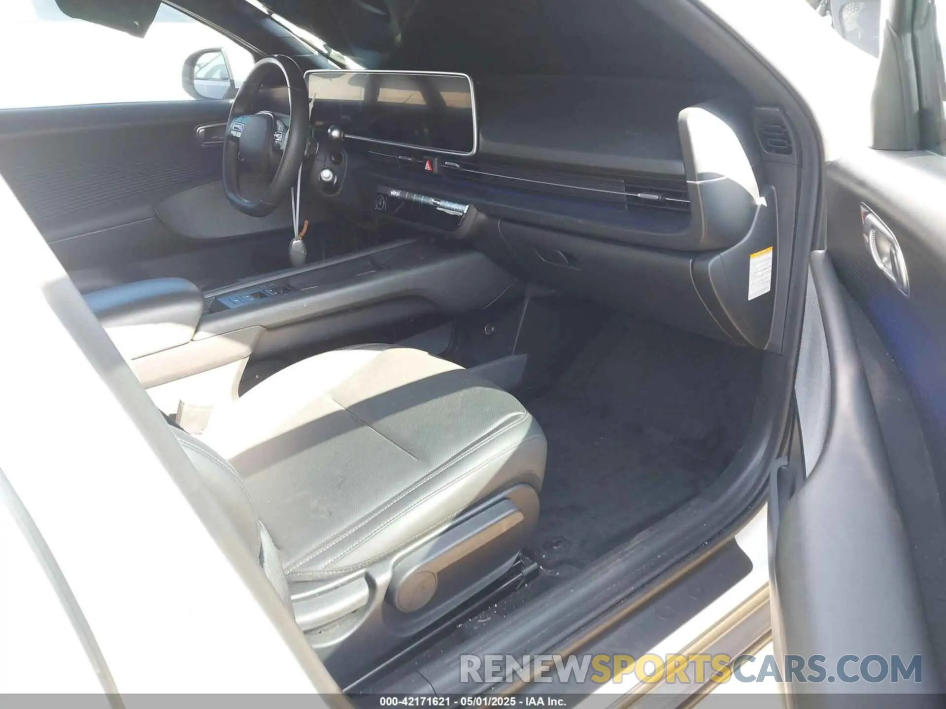 5 Photograph of a damaged car KMHM34AA0PA028579 HYUNDAI IONIQ 6 2023